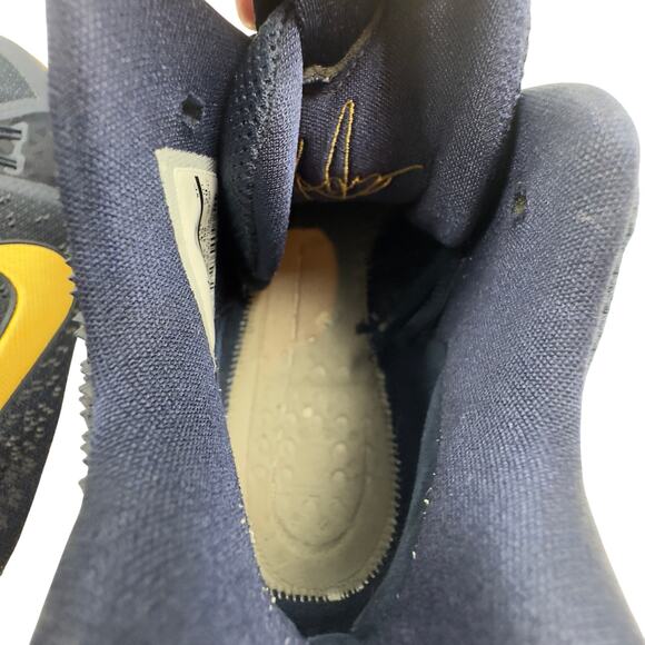 Nike Kyrie 3 G's Obsidian Gold Summit White Midtop Sneakers Men's Size 11 - Picture 8 of 11